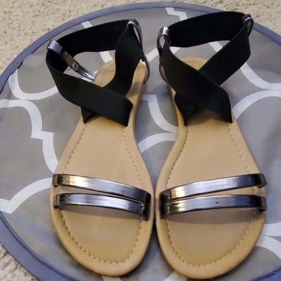 Sandals - Picture 2 of 4